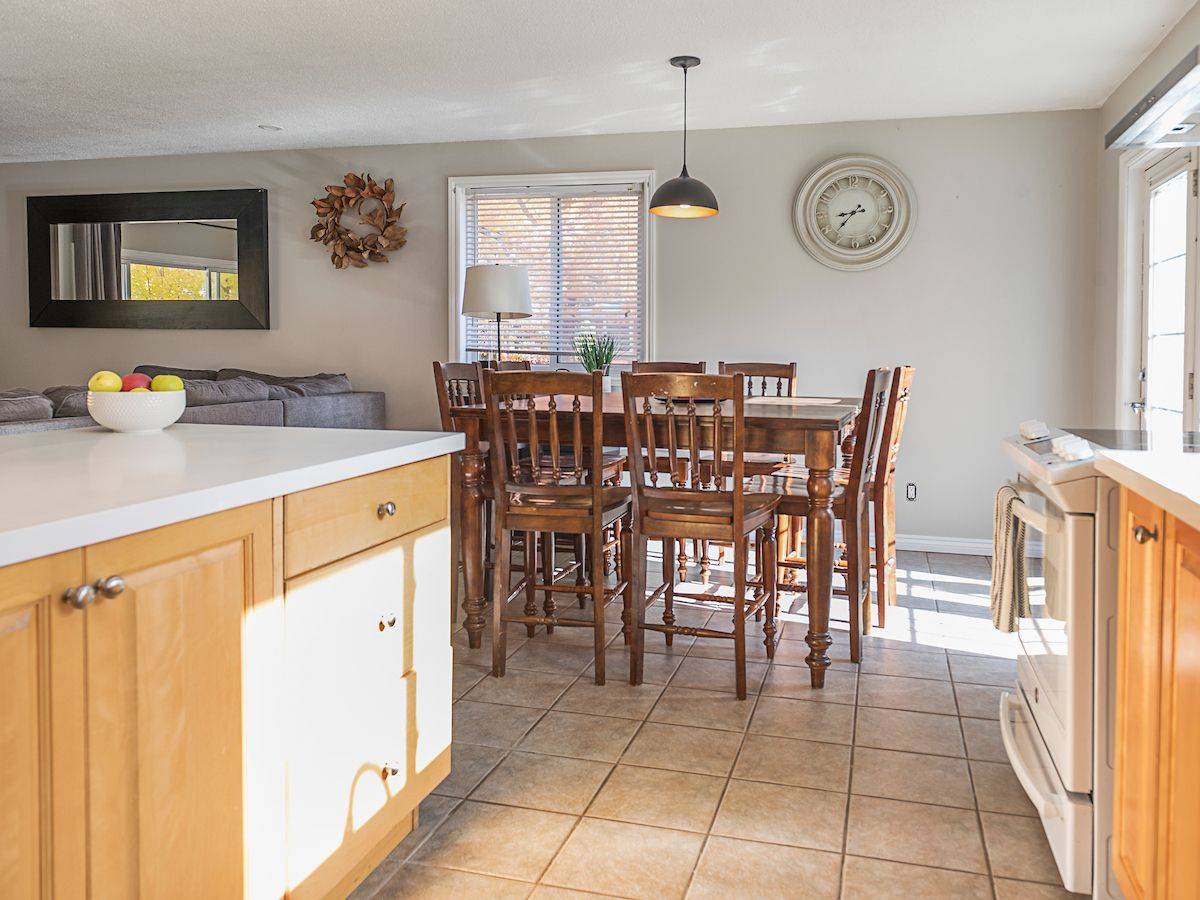 Mcnab/braeside, ON K0A 1G0,875 Usborne ST