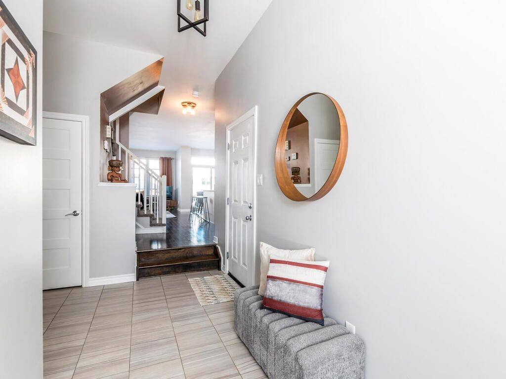 Orleans - Cumberland And Area, ON K4A 3N6,634 Cartographe ST