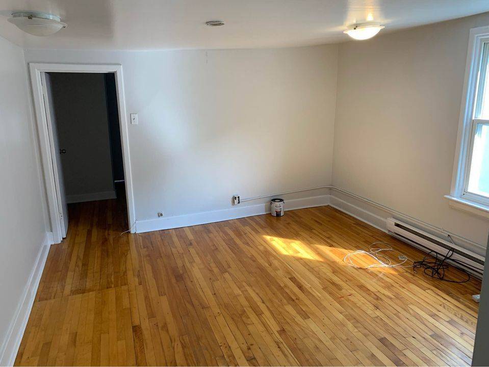 Lower Town - Sandy Hill, ON K1N 8G8,64 COBOURG ST #2