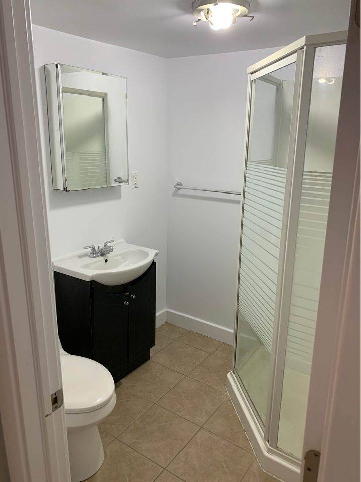 Lower Town - Sandy Hill, ON K1N 8G8,64 COBOURG ST #2