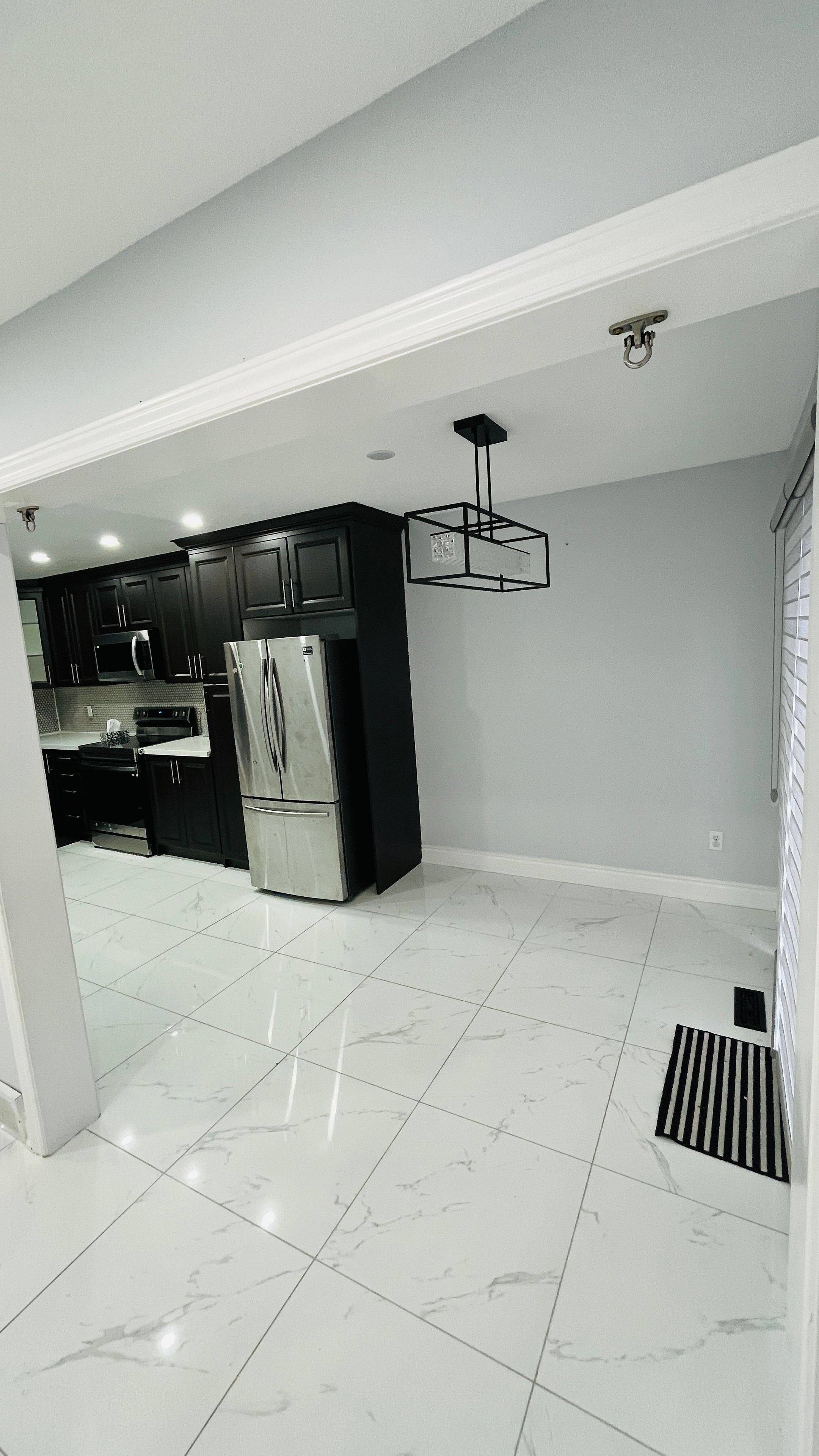 London South, ON N5Z 5B4,803 Deveron CRES