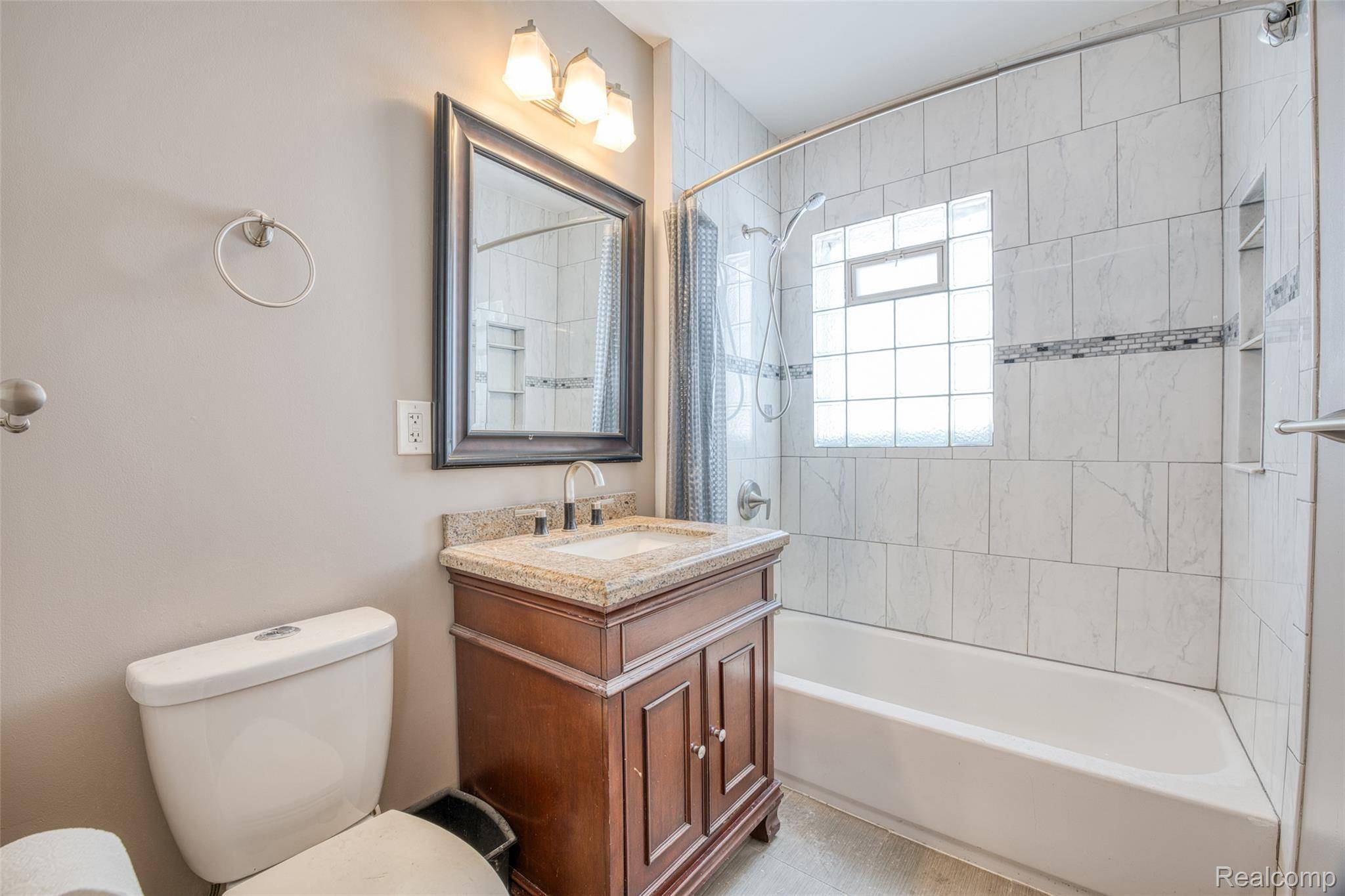 Commerce Twp, MI 48382,321 Longspur LN