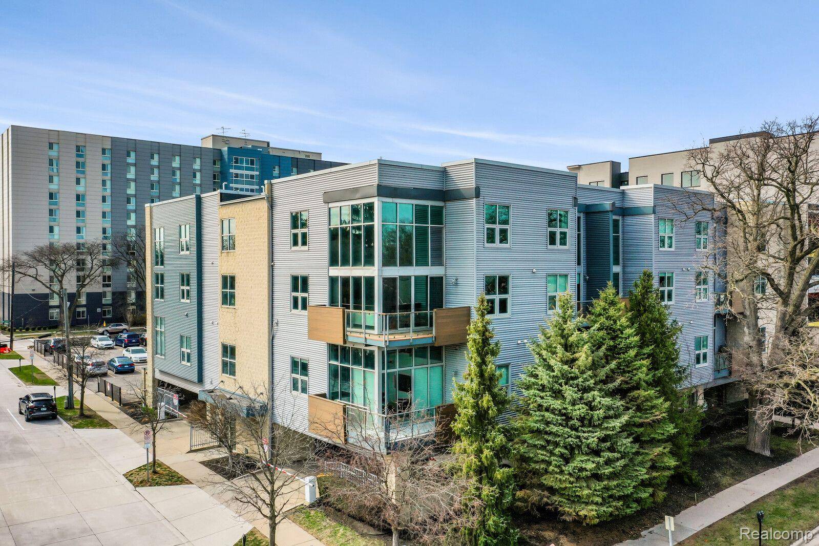 Royal Oak, MI 48067,614 S TROY ST #204