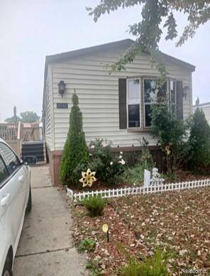 Macomb, MI 48044,46569 Cheylade