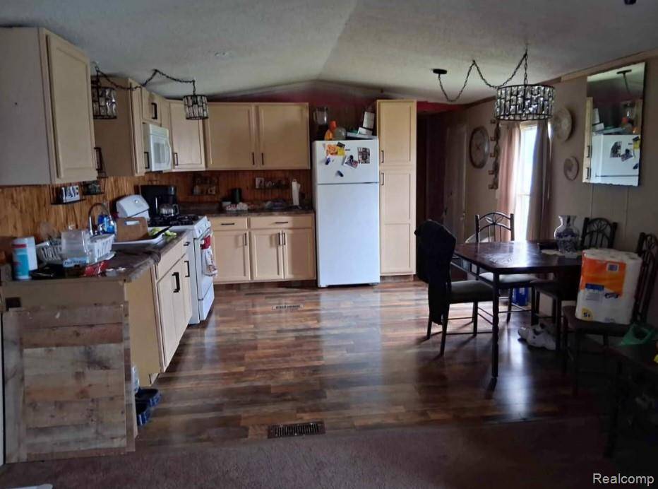 Macomb, MI 48044,46569 Cheylade