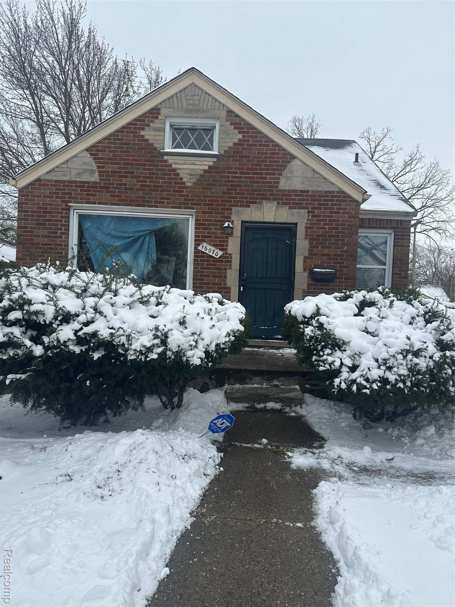 Detroit, MI 48205,16070 E State Fair ST