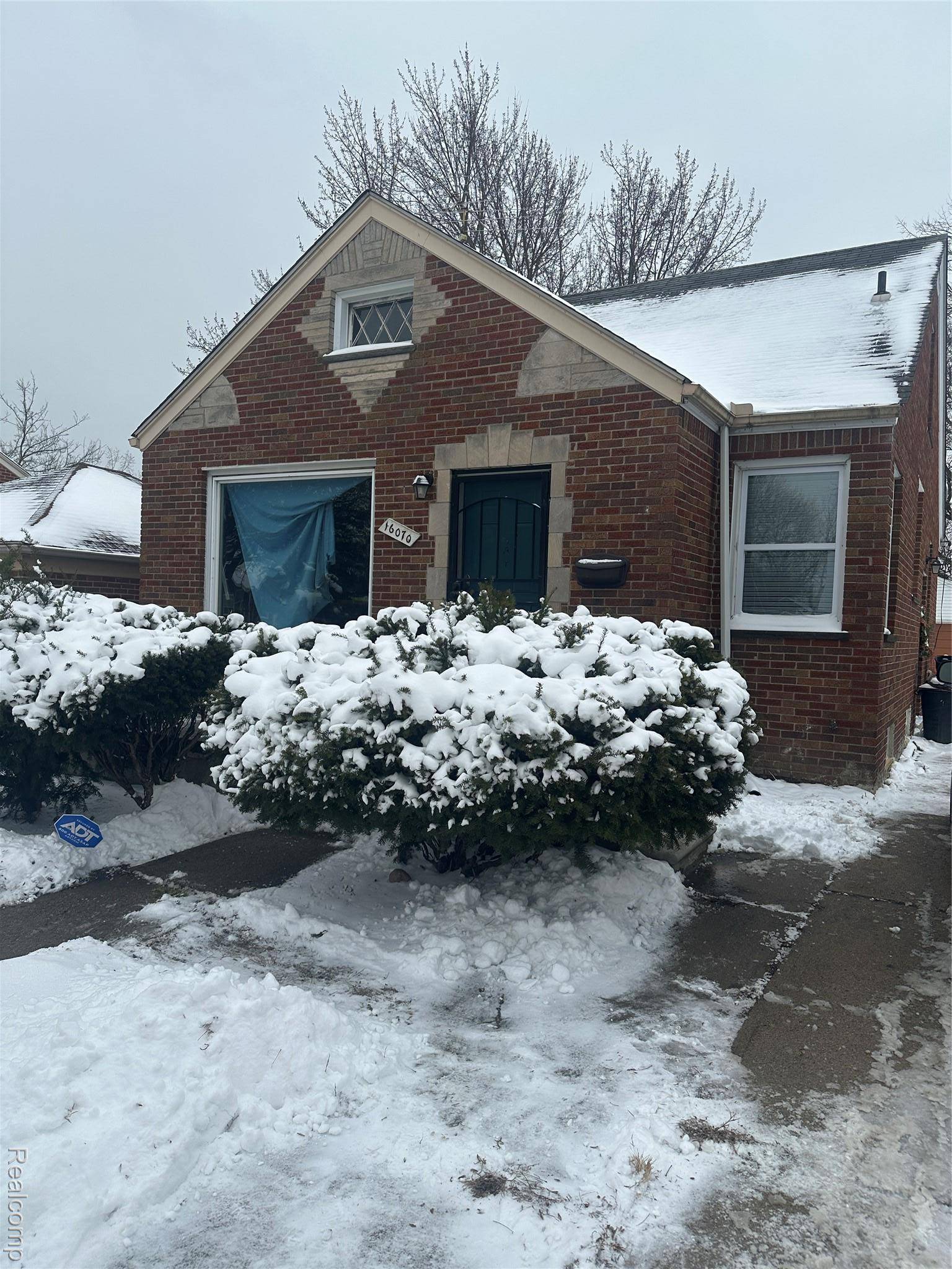 Detroit, MI 48205,16070 E State Fair ST