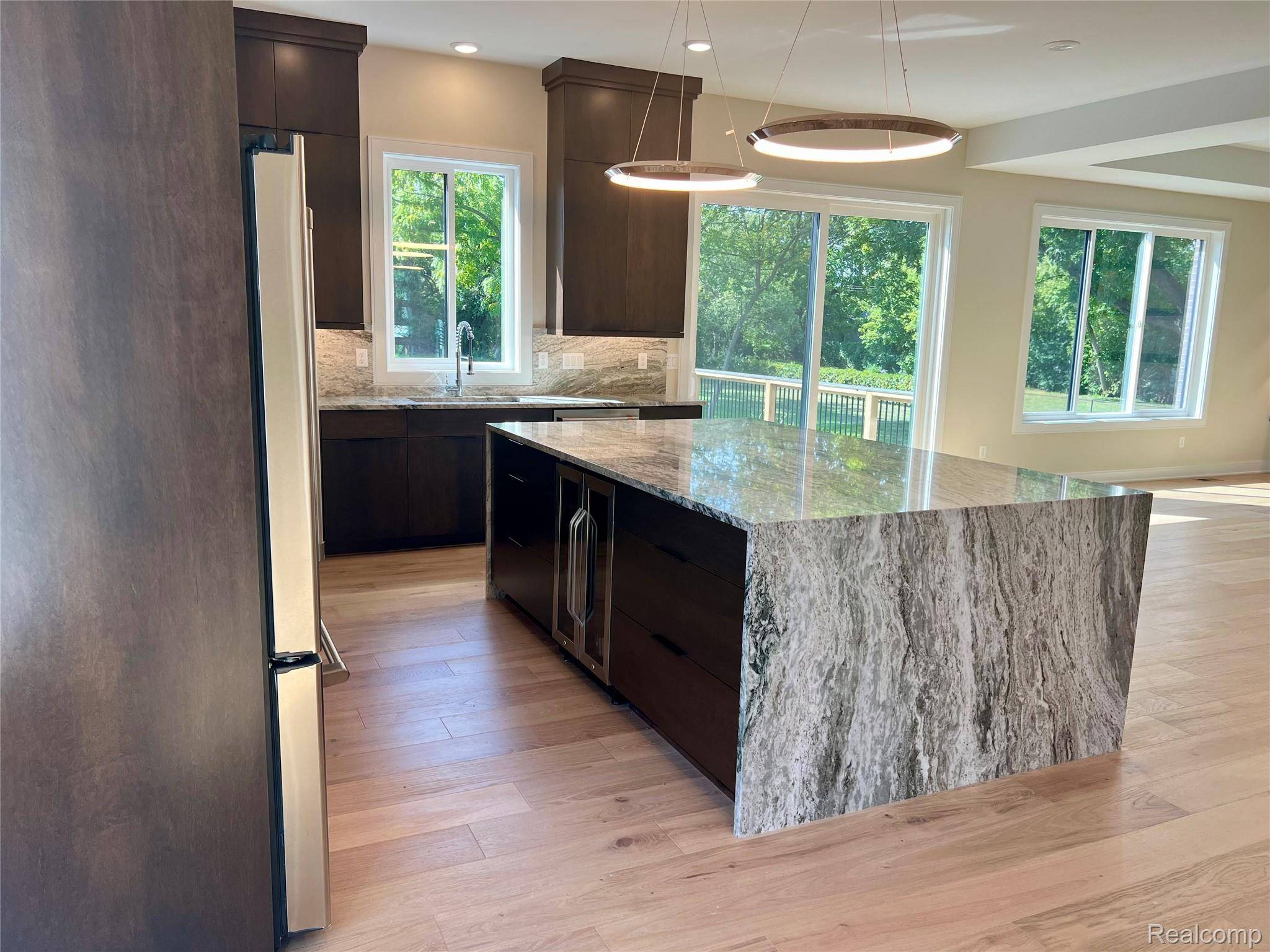 Royal Oak, MI 48073,3711 Hampton BLVD