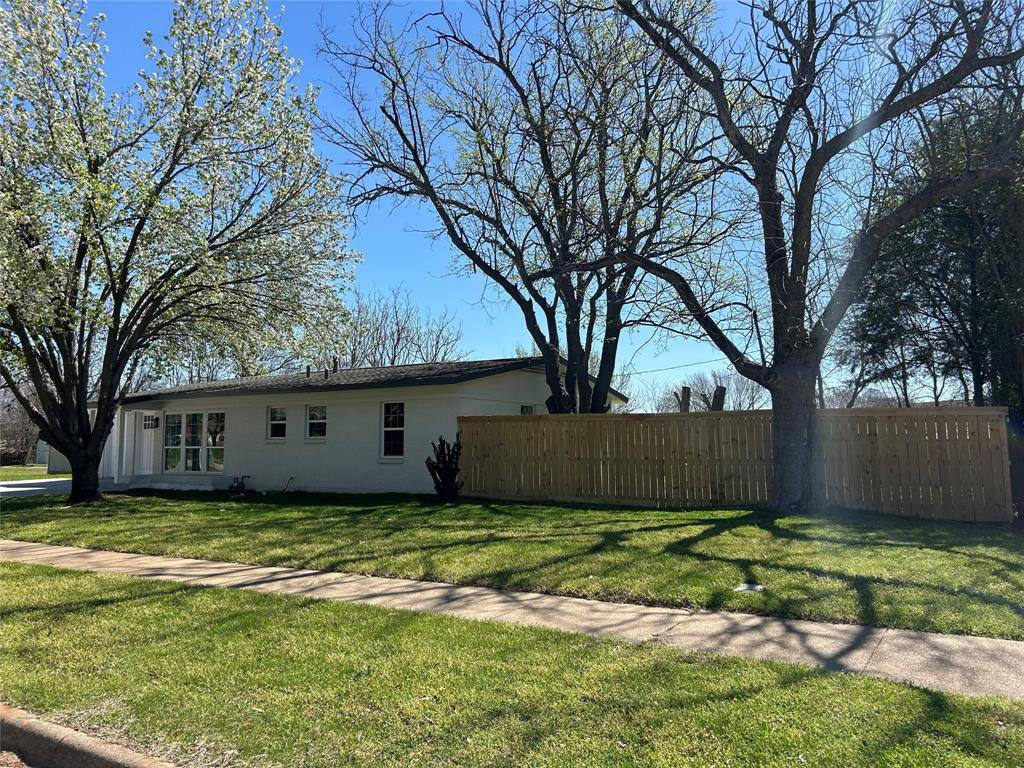 North Richland Hills, TX 76180,7908 Lazy Lane Road