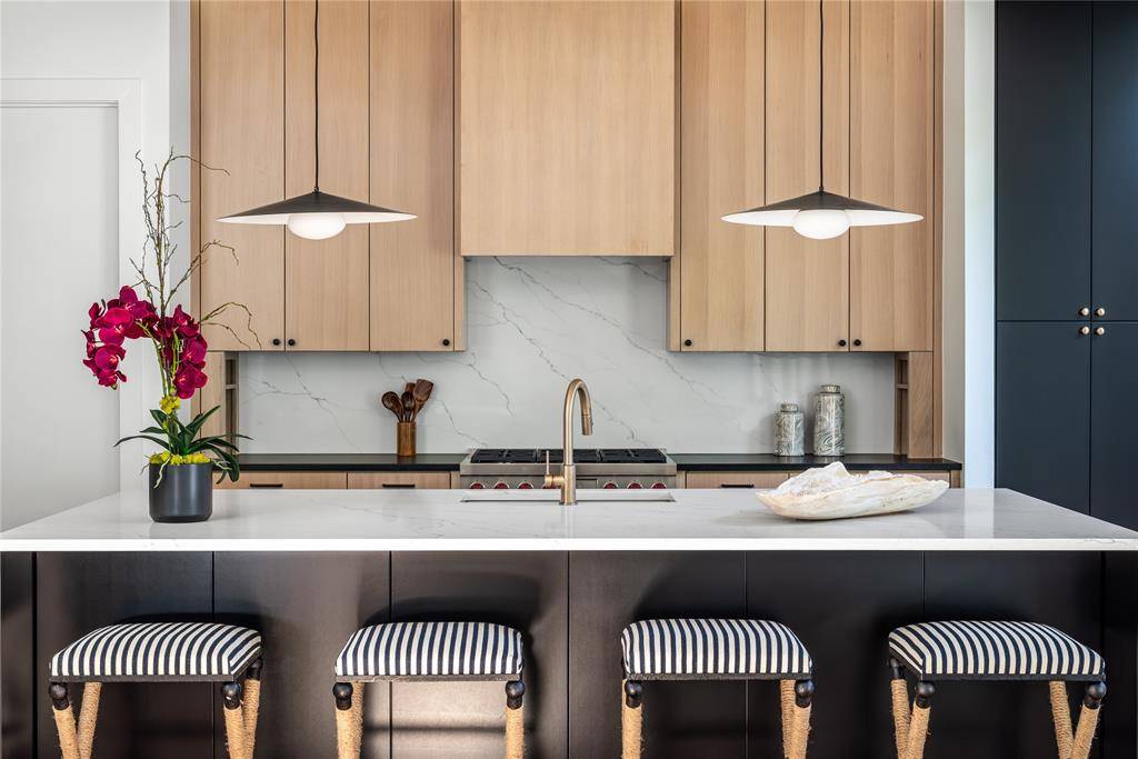 Dallas, TX 75214,6906 Clayton Avenue