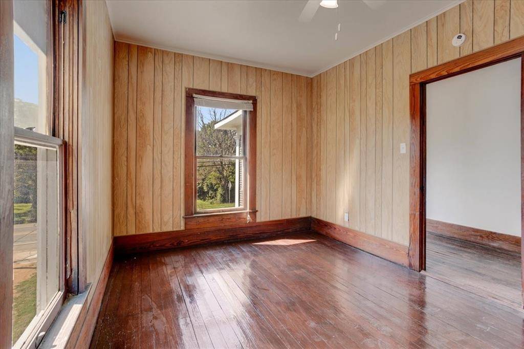 Whitesboro, TX 76273,701 E Main Street