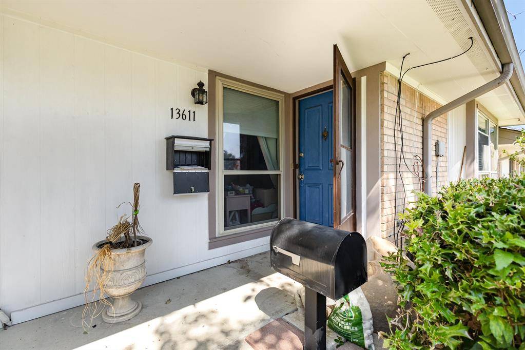 Dallas, TX 75240,13611 Flagstone Lane