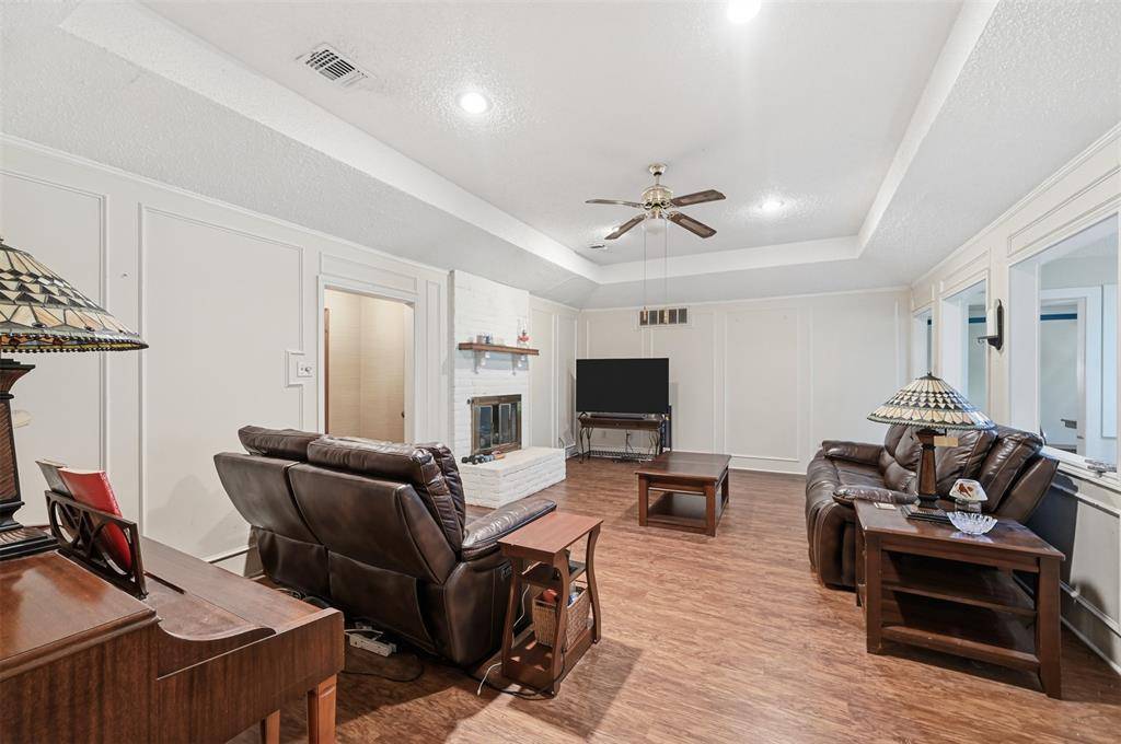 Grand Prairie, TX 75050,117 Oakhaven Drive