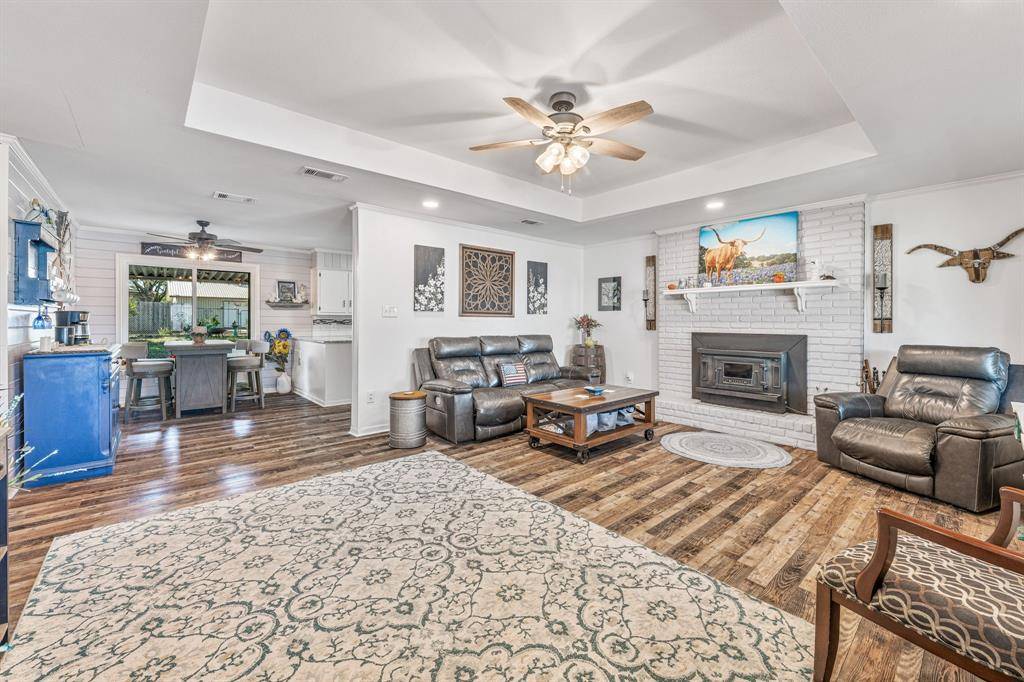 Clifton, TX 76634,919 S Avenue N