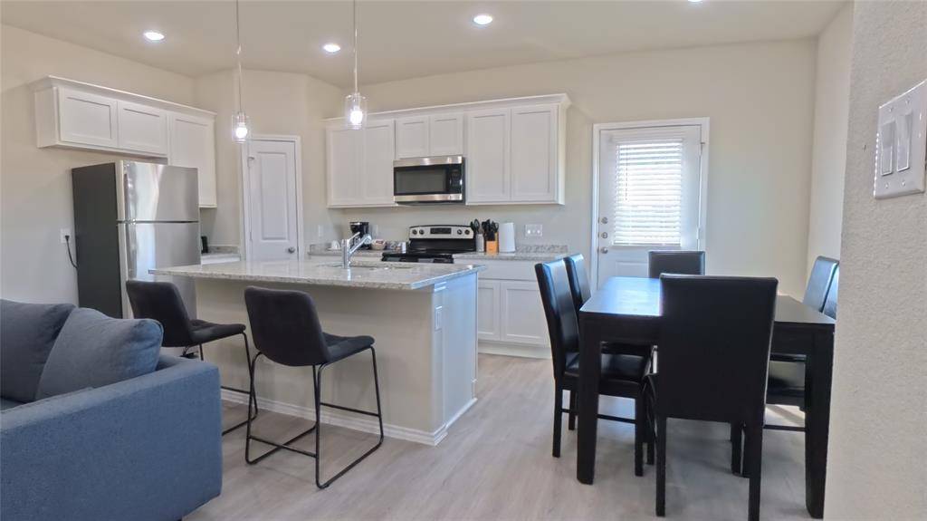 Burleson, TX 76028,3501 E Renfro Street #401