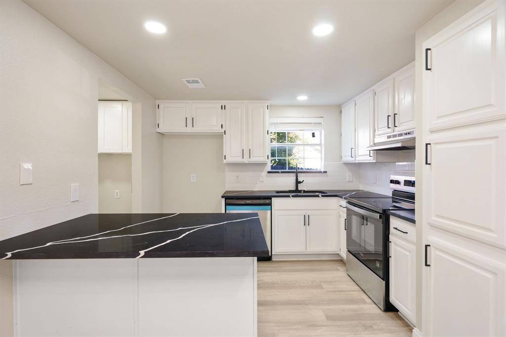 Arlington, TX 76001,6702 Flamewood Drive