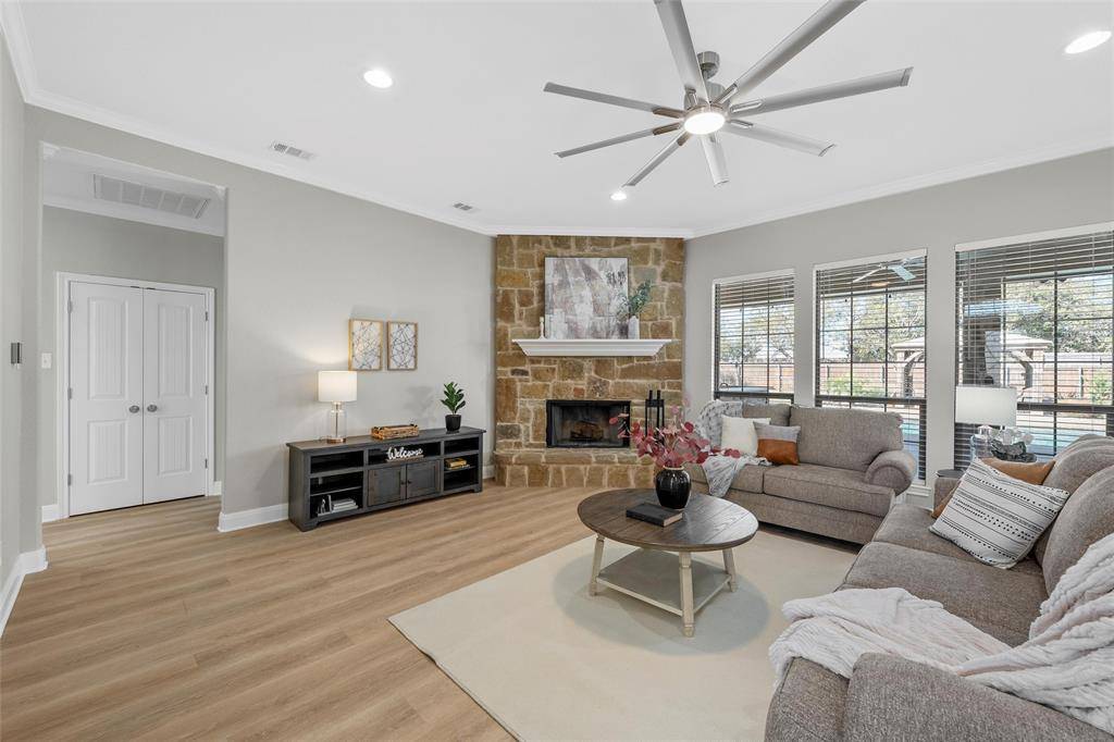 Lorena, TX 76655,404 Casa del Rancho Road