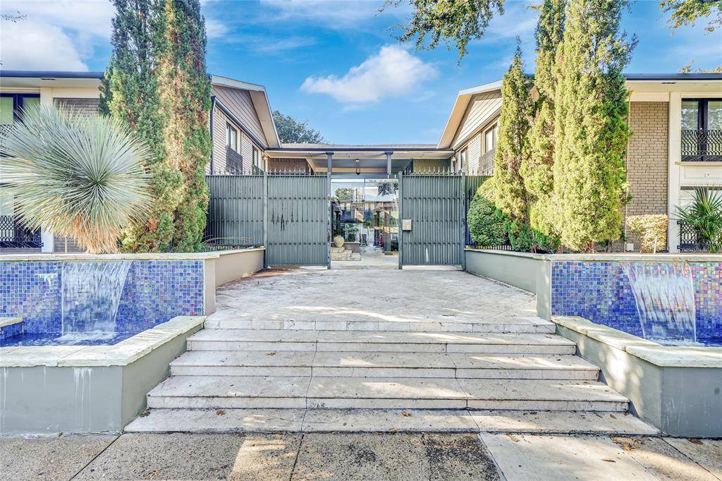 Dallas, TX 75230,10209 Regal Oaks Drive #111