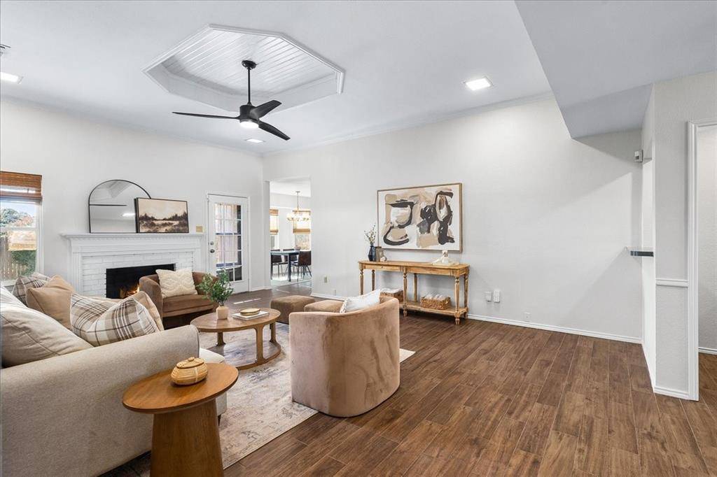 Benbrook, TX 76126,10037 Stoneleigh Drive