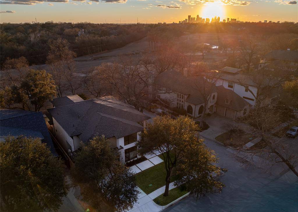 Dallas, TX 75214,6902 La Vista Drive