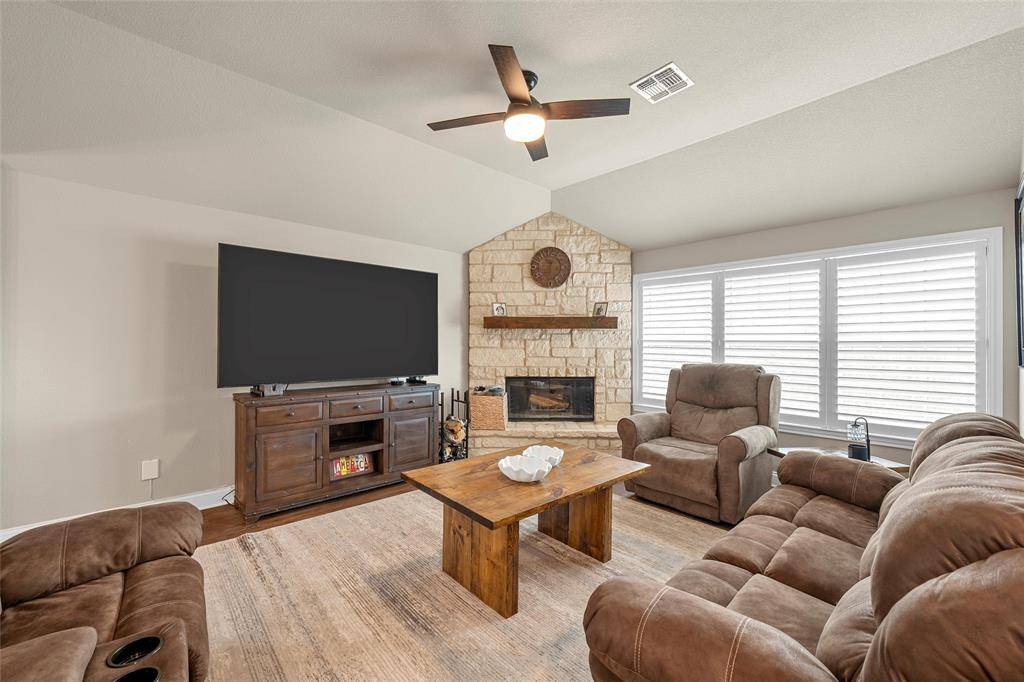 Mcgregor, TX 76657,916 Cumberland Street