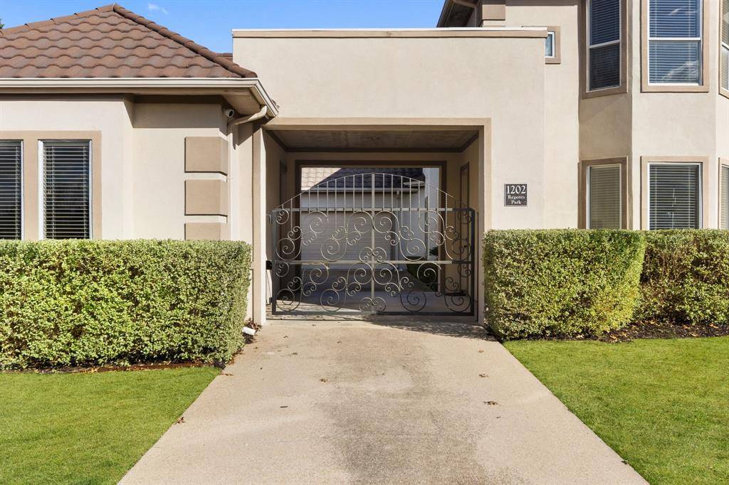 Desoto, TX 75115,1202 Regents Park Court