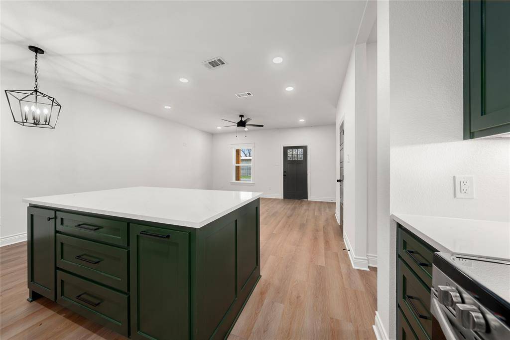 Valley Mills, TX 76689,307 Live Oak Trail