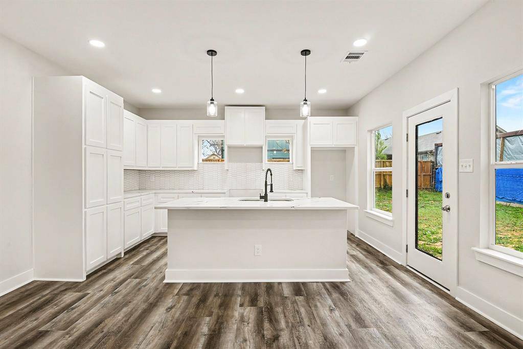 Fort Worth, TX 76111,2705 12th Street