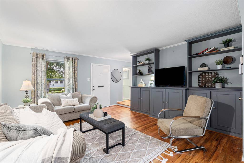 Dallas, TX 75235,4953 N Hall Street