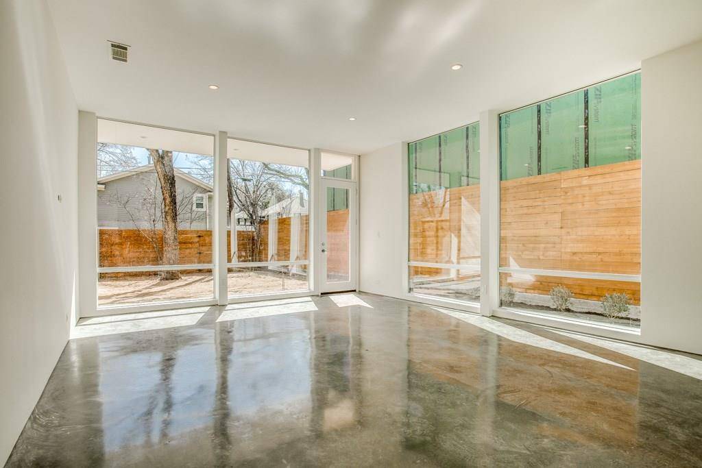 Dallas, TX 75206,5801 Bryan Parkway