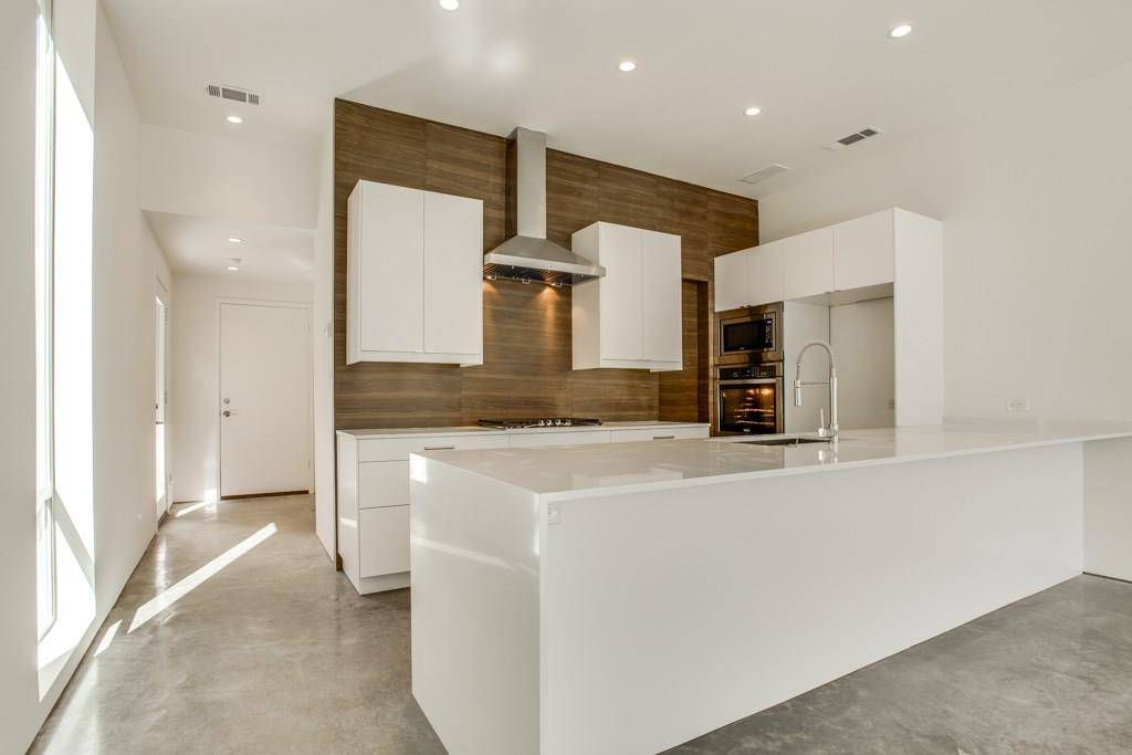 Dallas, TX 75206,5801 Bryan Parkway