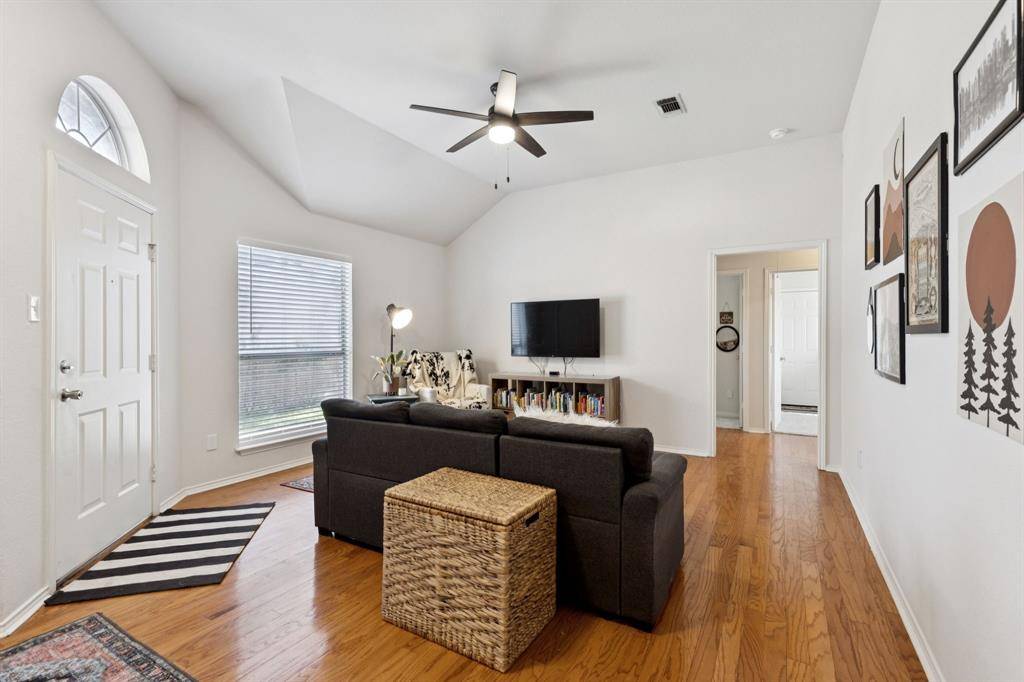 Mckinney, TX 75072,906 Park Row Circle