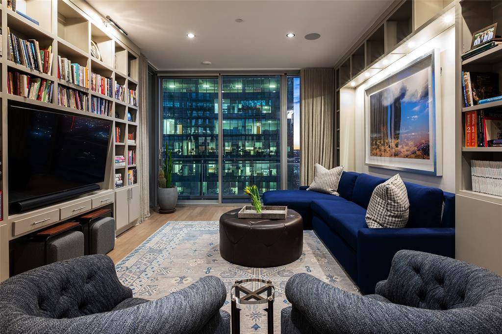 Dallas, TX 75201,2900 Mckinnon Street #1103