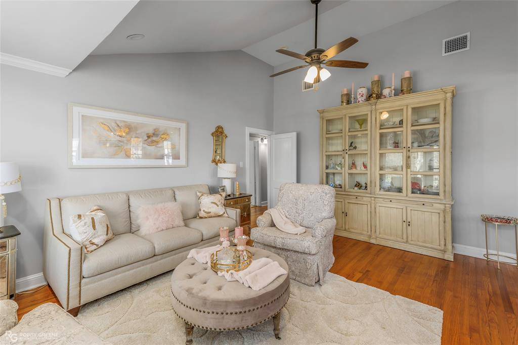 Shreveport, LA 71105,1404 E Kings Highway