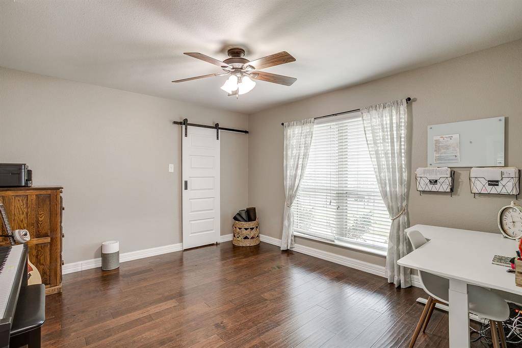 Burleson, TX 76028,649 Christopher Lane