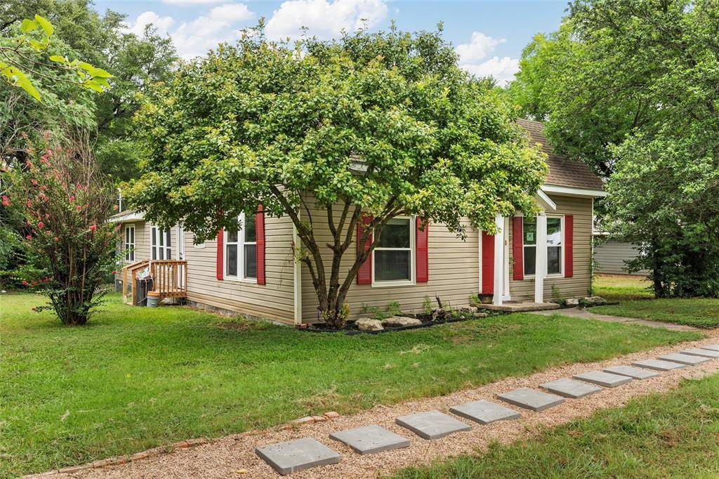 Valley Mills, TX 76689,504 6TH Street