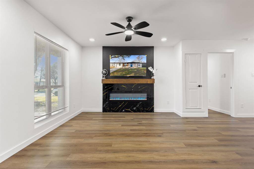 Dallas, TX 75228,3227 Mayhew Drive