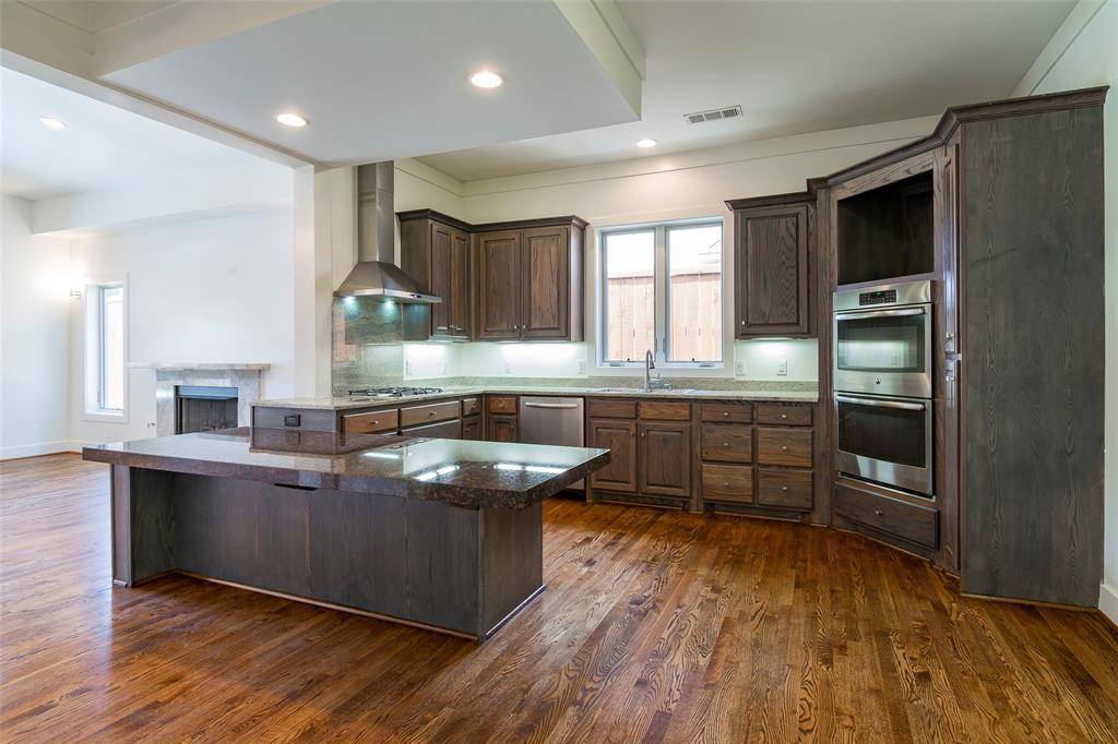 Dallas, TX 75209,7507 Robin Road