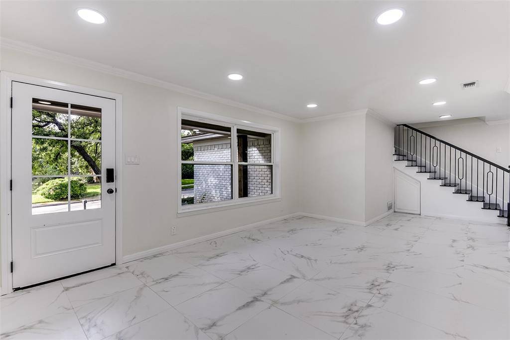 Bedford, TX 76022,258 Somerset Terrace