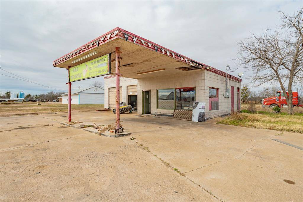 Gustine, TX 76455,100 W Commerce Street