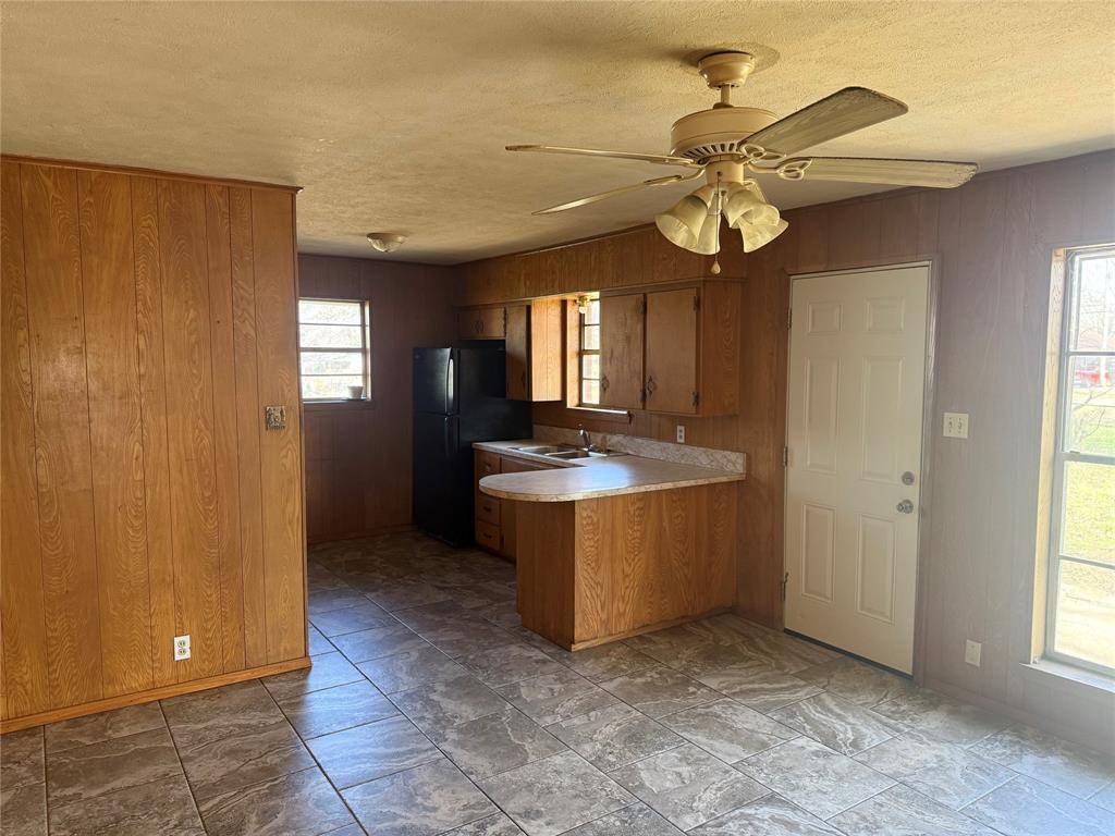 Aubrey, TX 76227,504 Hill Street