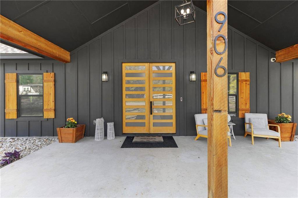 Valley Mills, TX 76689,906 S 3rd Street