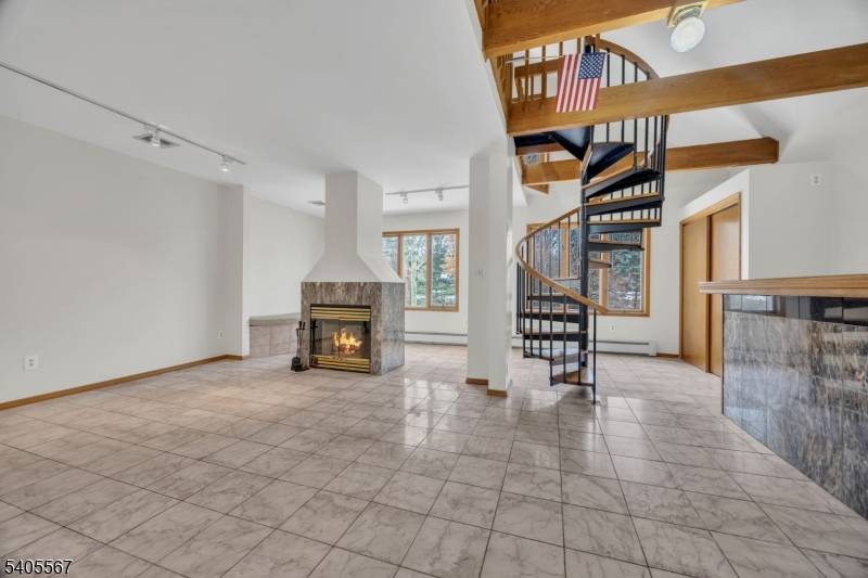 Roselle Park Boro, NJ 07204,128 E Colfax Ave #2