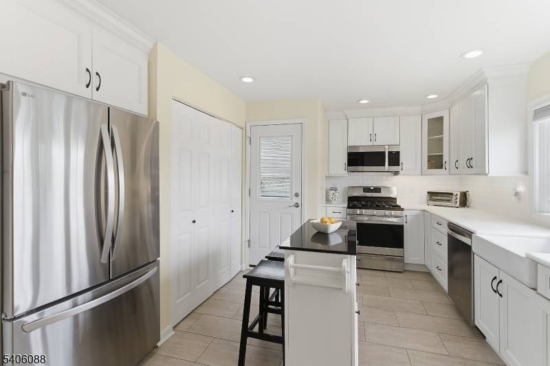 Hawthorne Boro, NJ 07506,44 Kaywin Ave