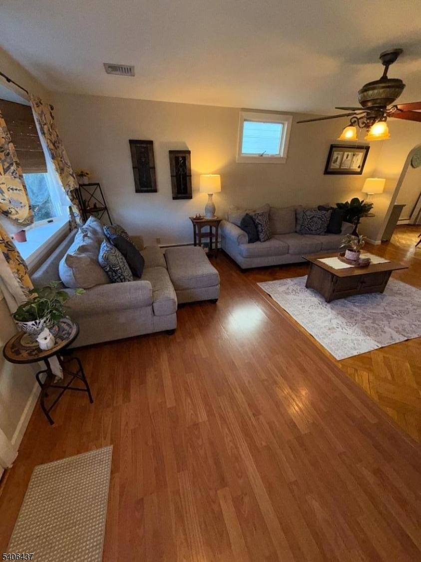 Bloomfield Twp., NJ 07003,21 Rowe St