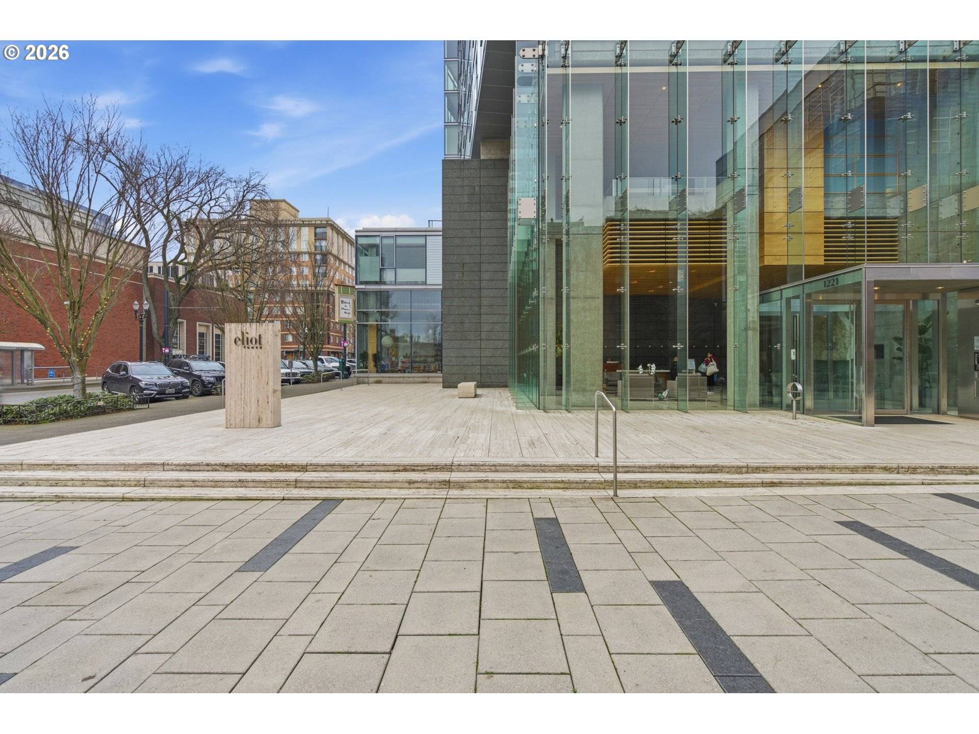 Portland, OR 97205,1221 SW 10TH AVE #908