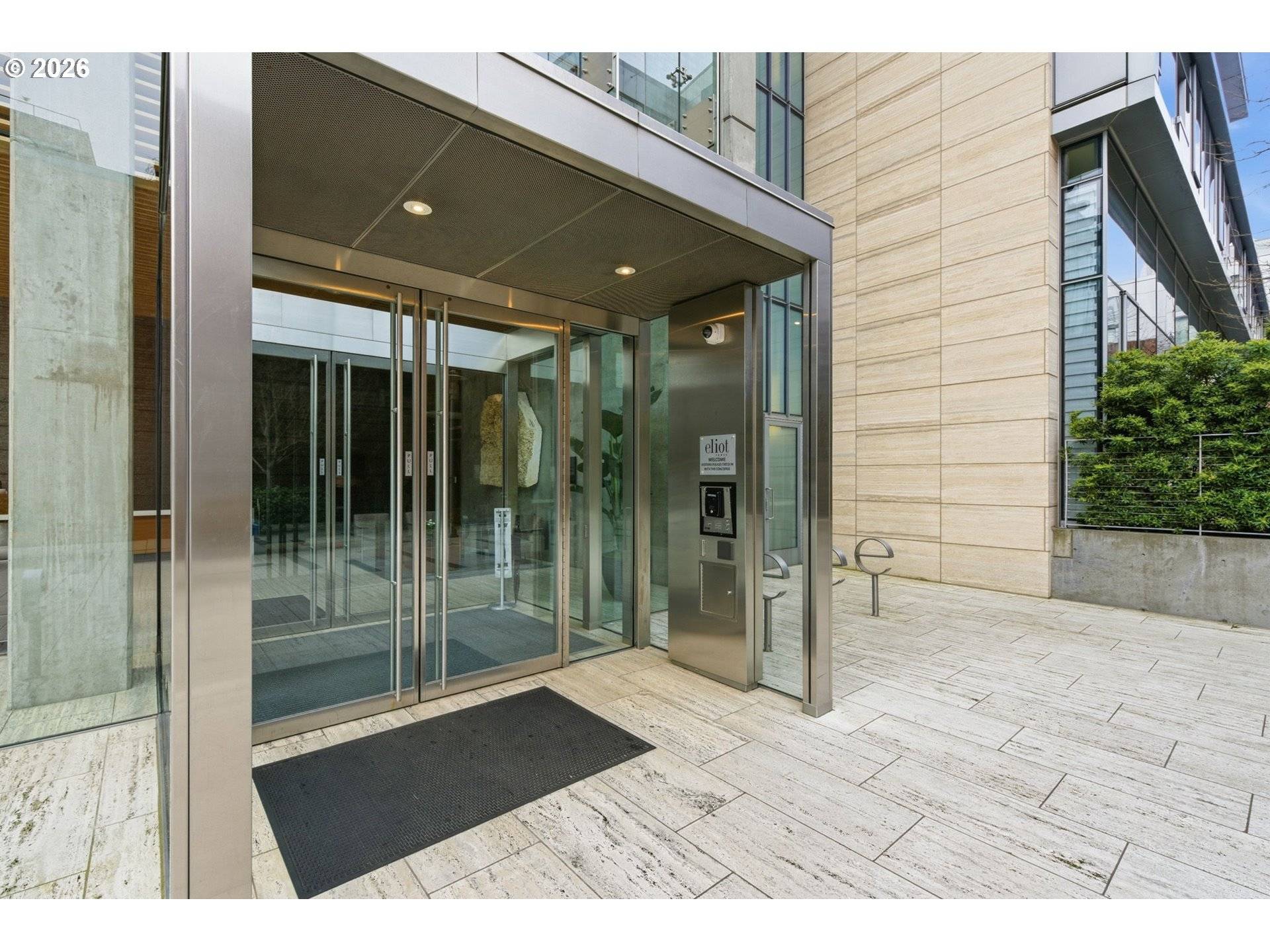 Portland, OR 97205,1221 SW 10TH AVE #908