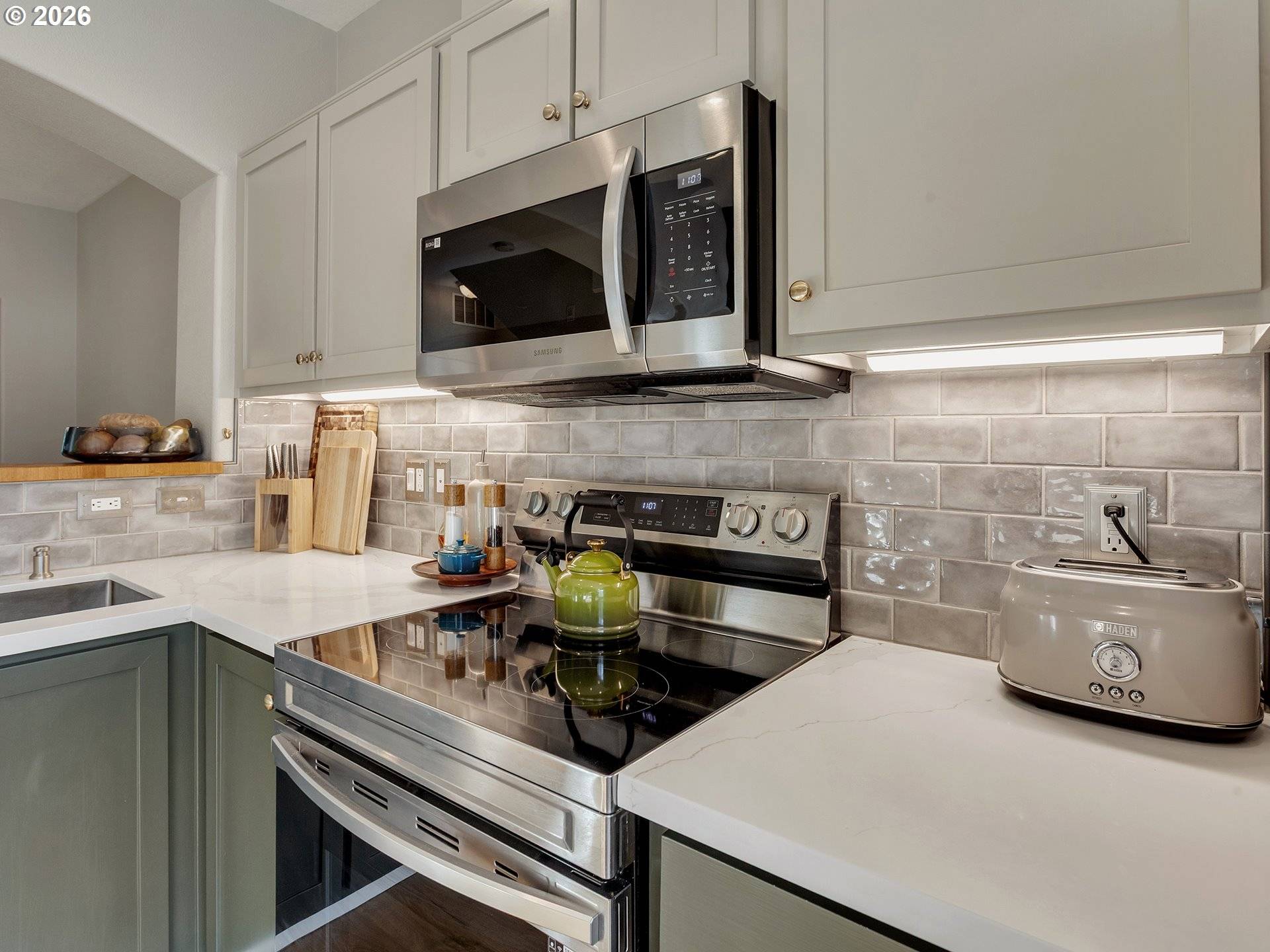 Beaverton, OR 97007,15050 SW WARBLER WAY #102