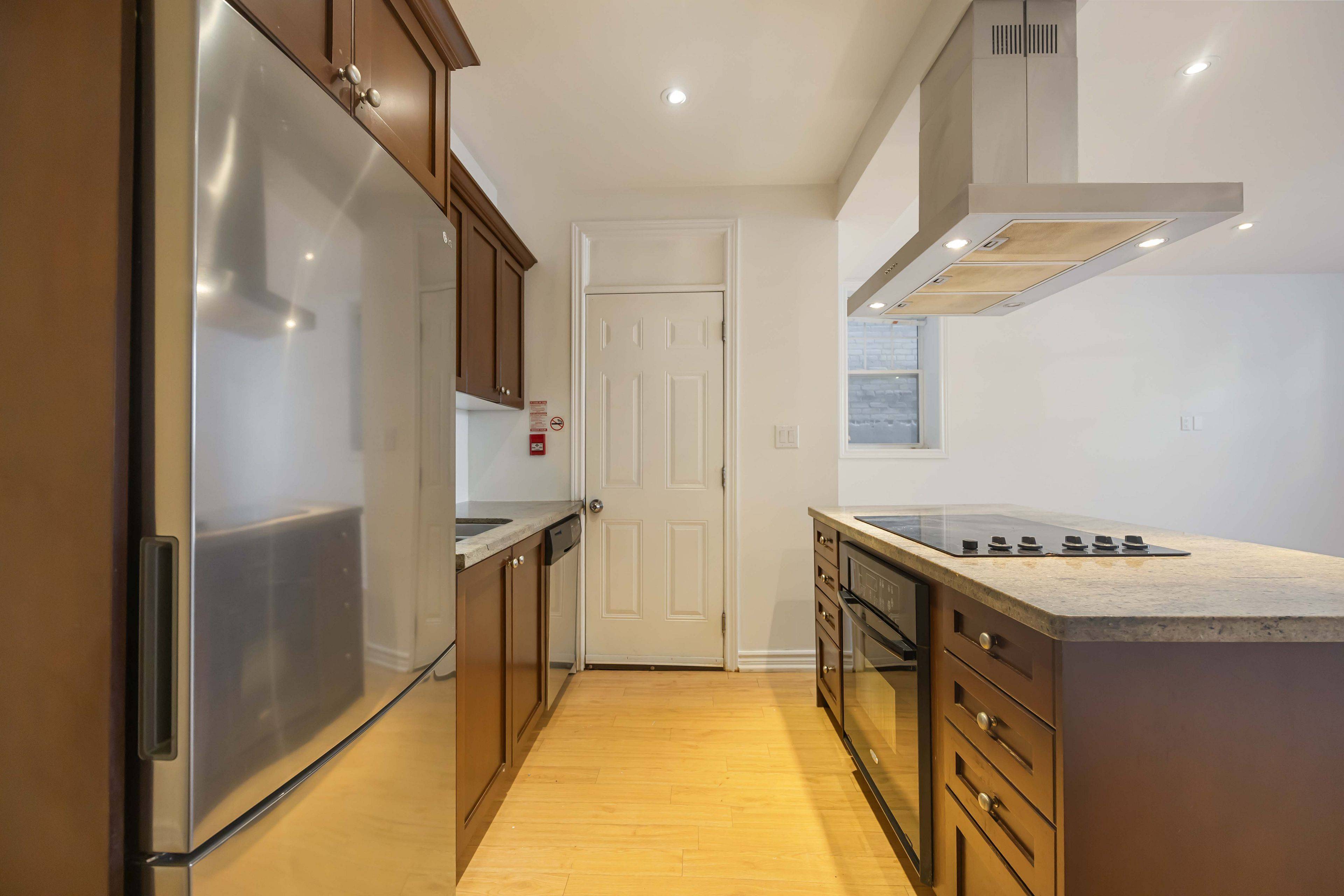 Toronto E02, ON M4E 3H5,85 Beech AVE #4