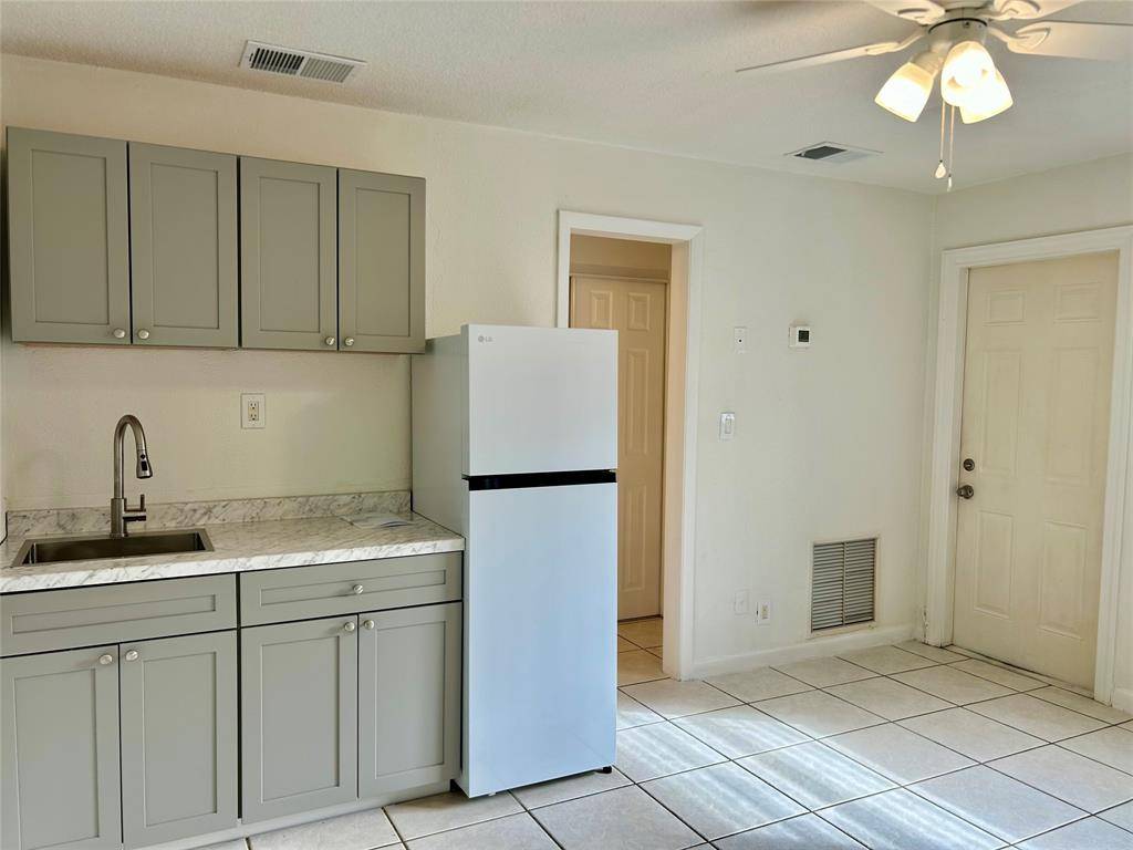 Pompano Beach, FL 33062,1095 SE 22nd Ave #8